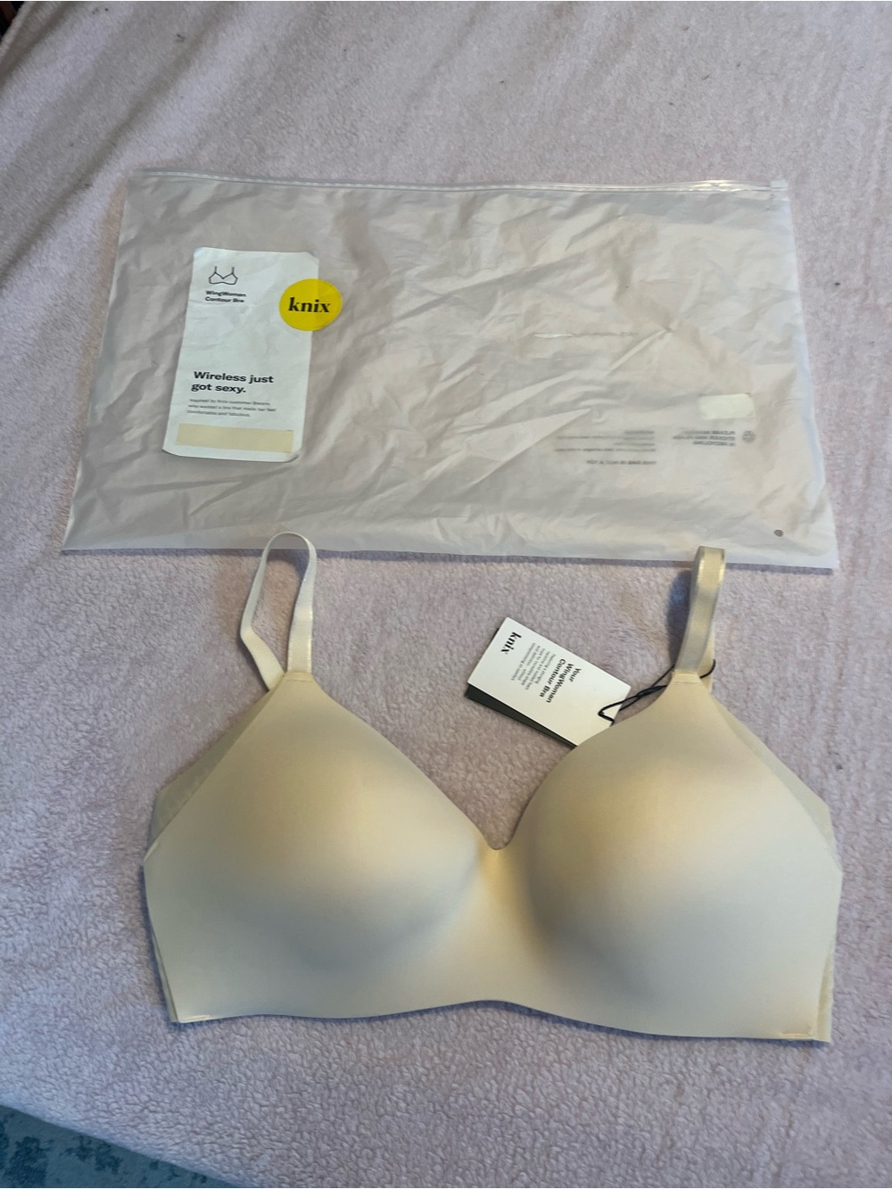 knix Wireless T-Shirt Bra Wingwoman — Cream